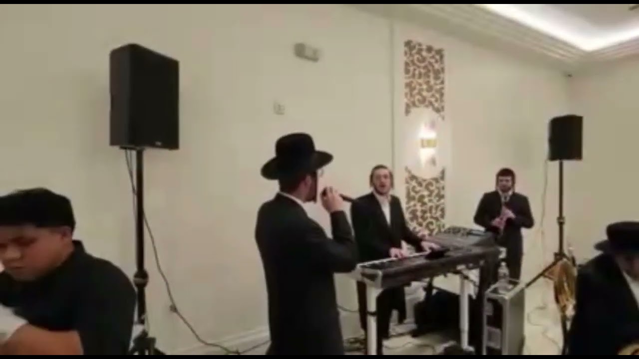 שלמה זלמן פערל עם הקלידן שייעה לייטנר