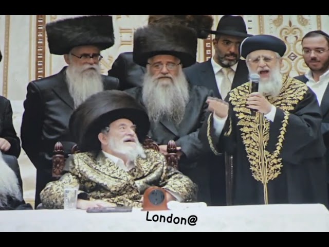 Rishon Letzion Blessing The Viznitzer Rebbe With Refuah Sheleima.