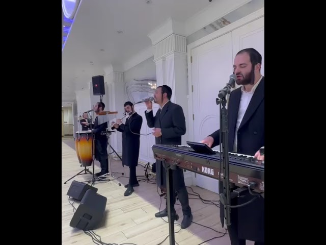 Yumi Gelb 🎹 Meilech Braunstein 🎤