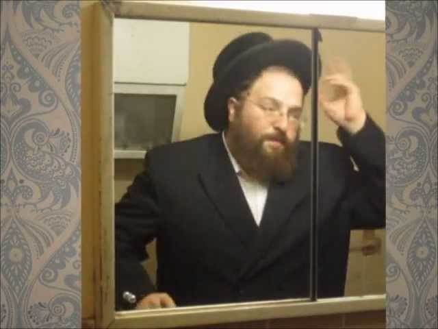 Will Menashe manage to look normal ? האם מנשה יצליח להיראות נורמלי