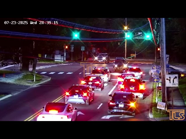 Surveillance video: Accident takes out traffic light