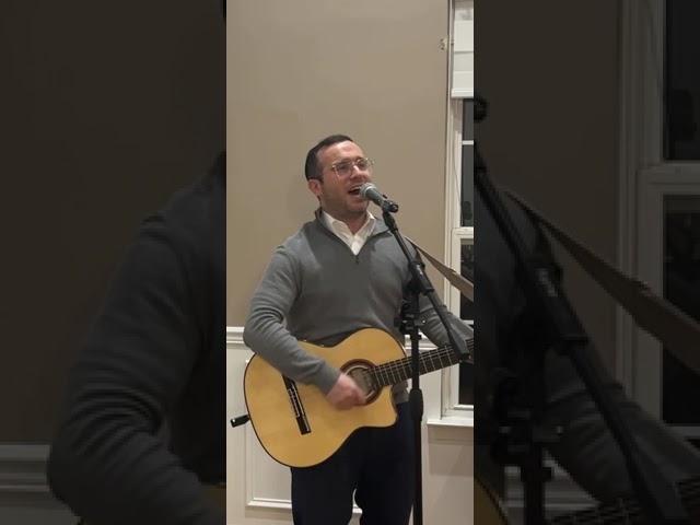 Pischu Li – פתחו לי #jewishmusic #israel #israelimusic #jewishsinger #kumzitz #guitar #jewishvibes