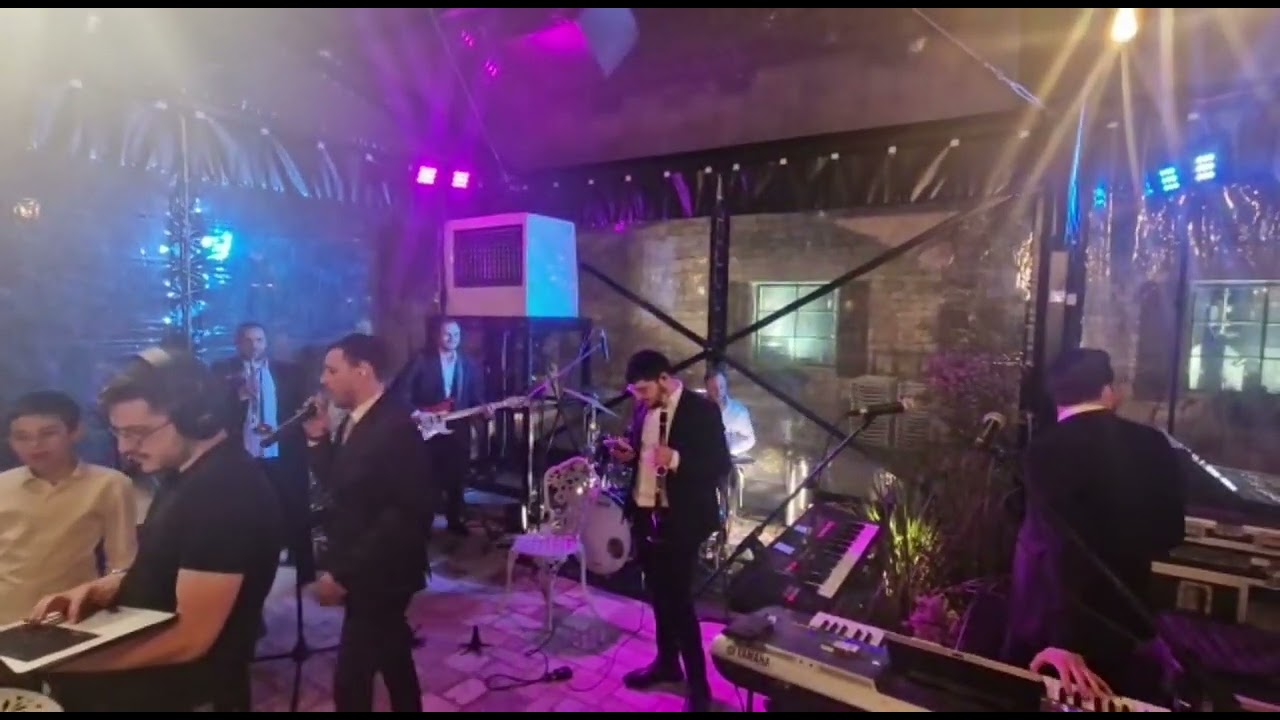 חתונה מיוחדת עם אברומי ויינברג ותזמורת של בני לאופר ועל הקלרינט שרגא פראנק