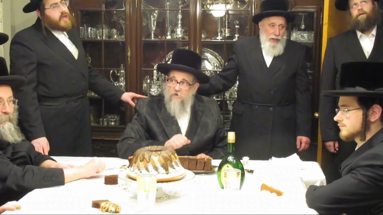 Skver BP Rebbe Celebrates The Engagement Of His Attendant's Grandson - Shvat 5783