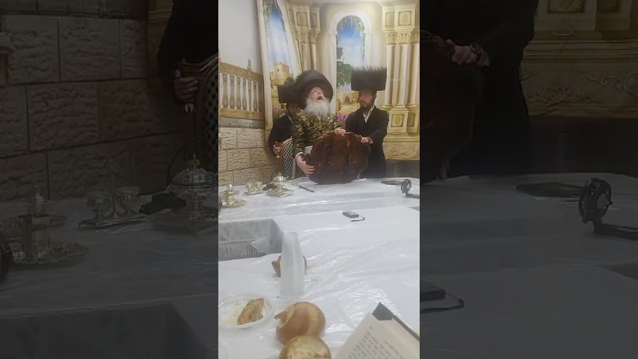 Kretchnif Rebbe Slices The Challah Bread - Simchas Beis Hashoeva Sukkos 2024