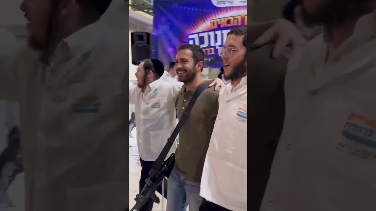 מסיבת חנוכה עם נער הפלא בנצי קלצקין
