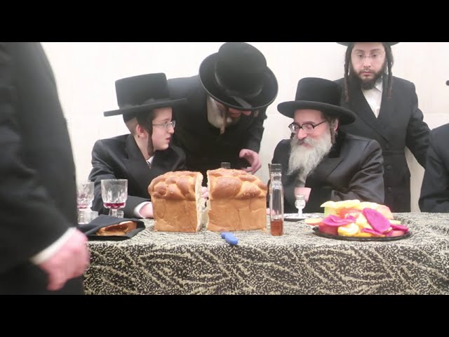 בר מצוה לבן ה' משה רובין שליט"א ראש הקהל סקולען מאנסי בהשתתפות אדמו"ר מסקולען מאנסי שליט"א חלק א