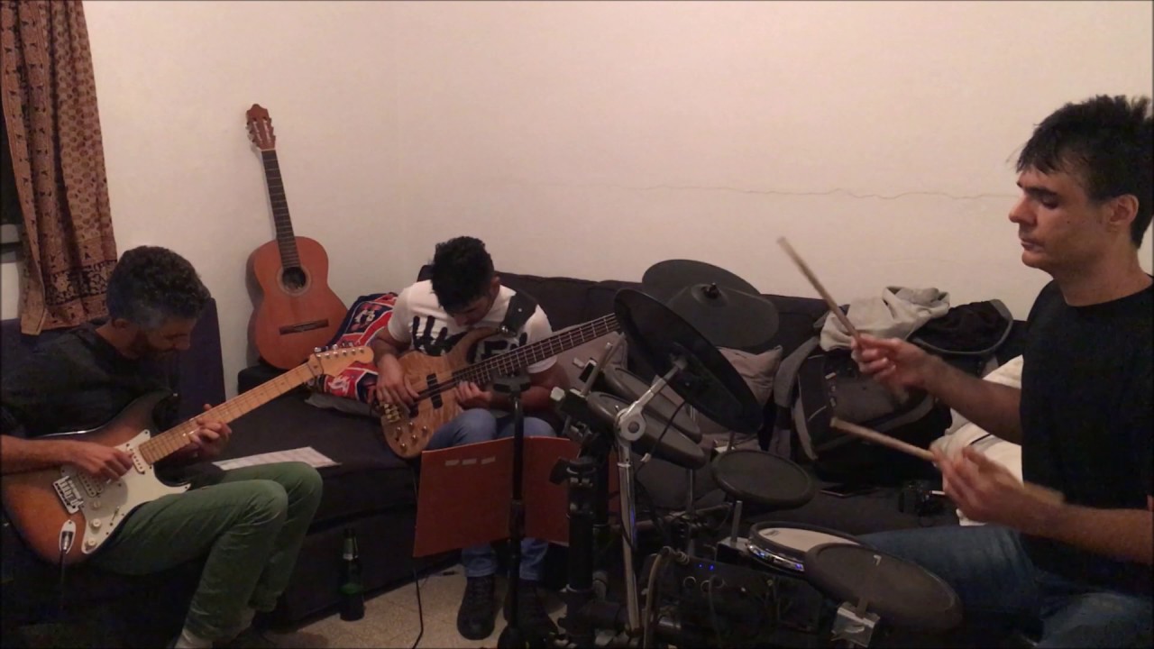 PLAYIN' AROUND - Jam Session
