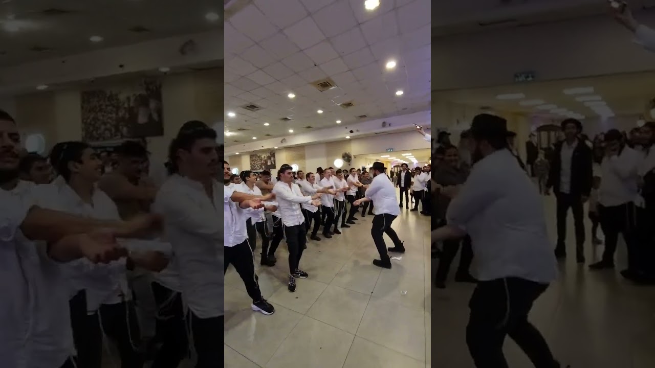 חזק: תלמידי ישיבה בריקוד בכפר חב"ד