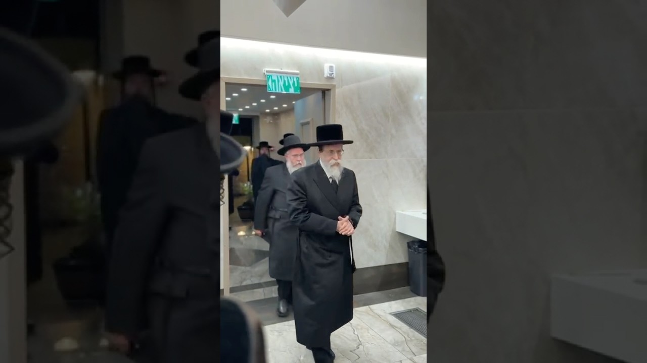 האדמו״ר מביאיאן בשמחת השבע ברכות לבת מנכ״ל המוסדות