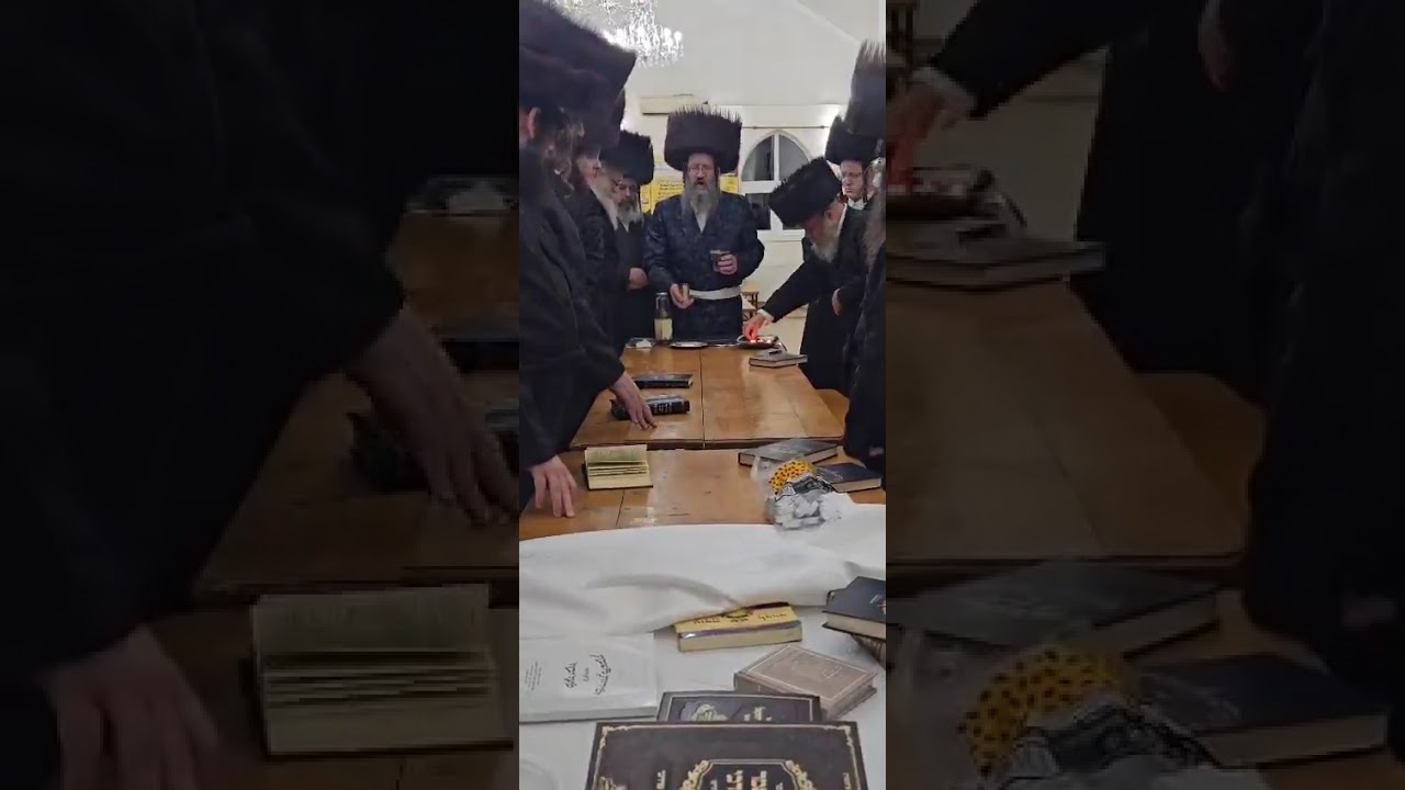 Bitchkov Rebbe Making Havdalah In Bishtene - Av 5785