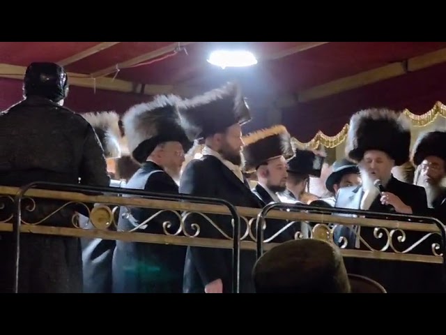 Skver BP Rebbe Blessing The Crowd At his son's chupa