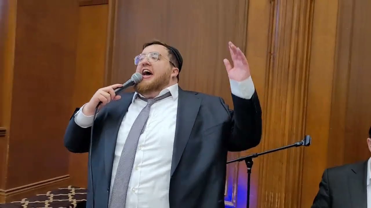 Chatzi Katz singing at a Hachnosas Sefer Torah in Rabbi Mendel Slomovits Yeshiva Toras Chaim 4/18/23