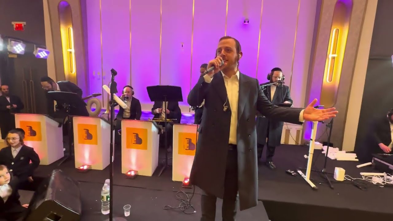 Englander & Kahan Wedding  ||  Singer Sruly Green with Avrumi Berko on the keys