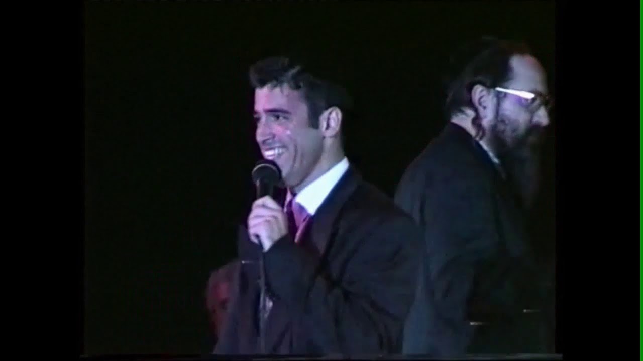 The superstar of jewish music Yakov Zingboim Live - Hamavdil and Chevron 1998 Joined by.......
