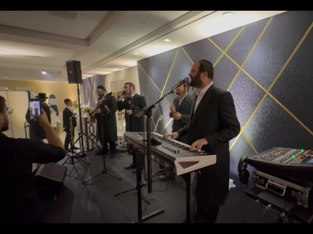 מיילך בראונשטיין חיים הורביץ עם יוני געלב בביצוע לשיר החדש של הערשי ויינברגר