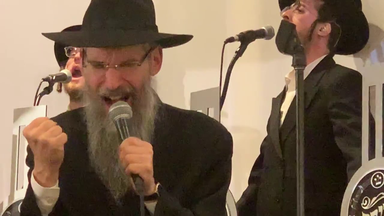 Avraham Fried - Shira Choir - Hachnosas Sefer Torah - Tanya