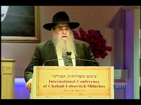 Rabbi Moshe Kotlarsky addresses the International Conference of Shluchos 2011