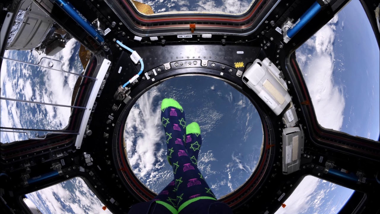 The Yishai Fleisher Show: Hanukkah Socks in Space