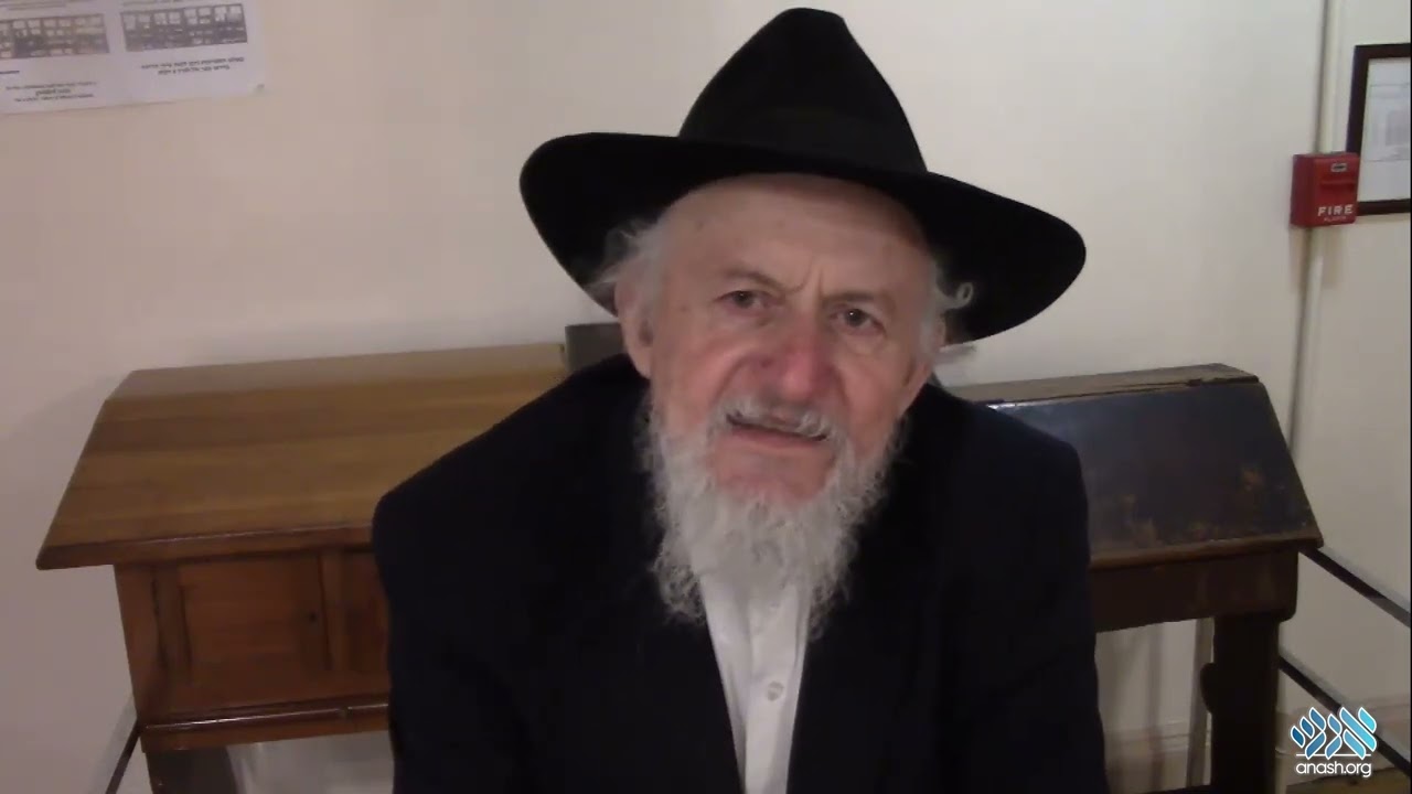 The Stories Behind the Rebbe's Shtenders