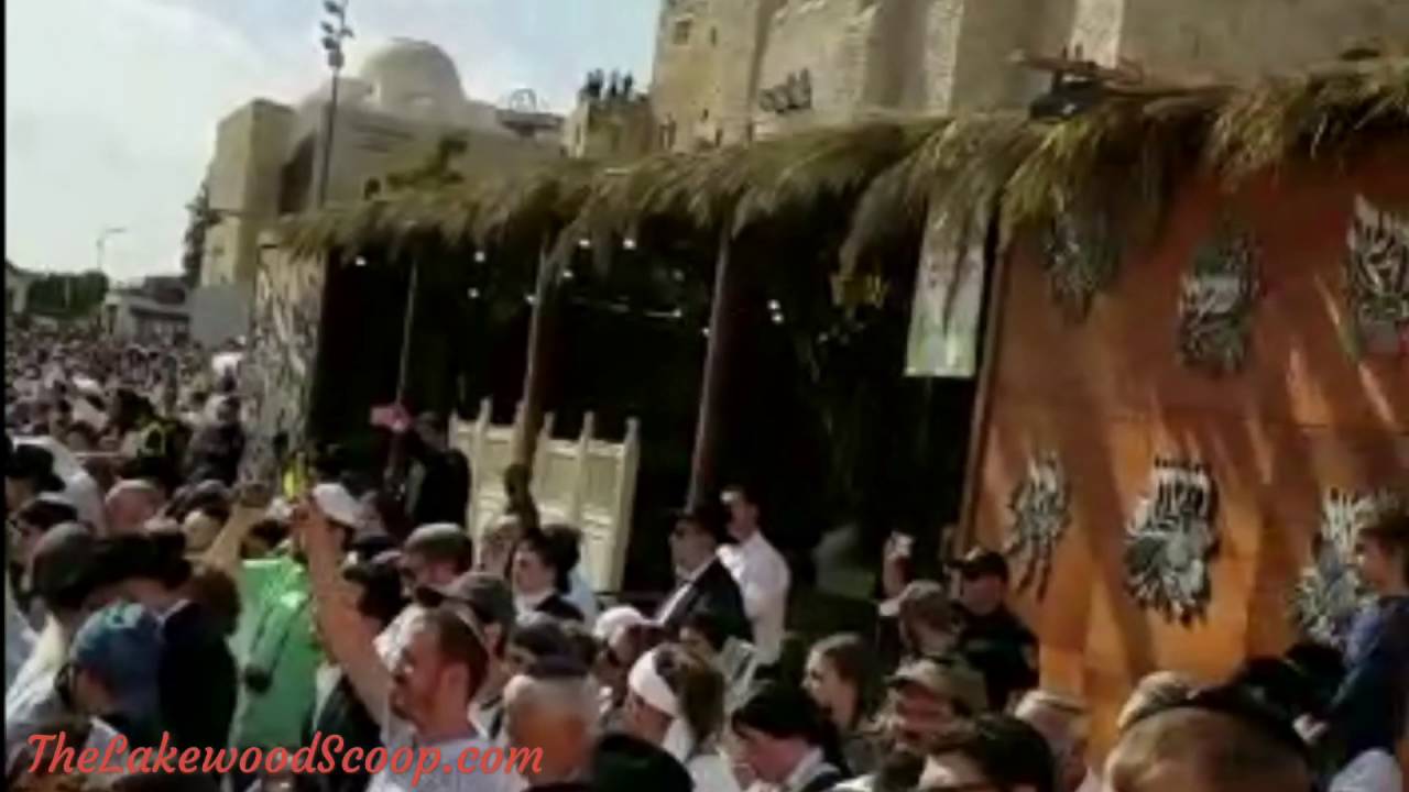 Birchas Kohanim at the Kosel Sukkos 2016