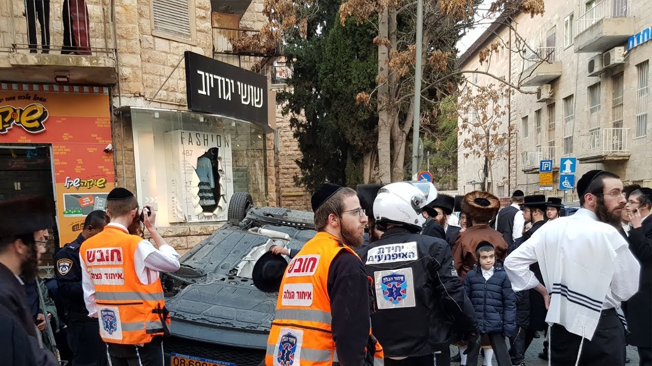 נס ב'גאולה' ויידוי אבנים לעבר שוטרים ב'מאה שערים' | מהדורת חדשות 'הכוורת' - כז טבת תשעח - 14.01.2018
