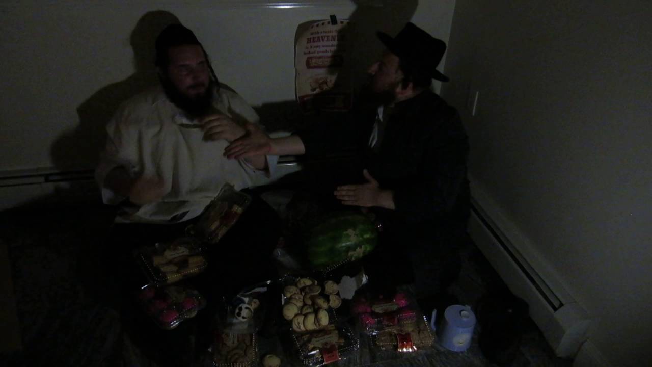 אויספאסטן ביי אחים לוסטיג ~ סוף תענית בחצר לוסטיג