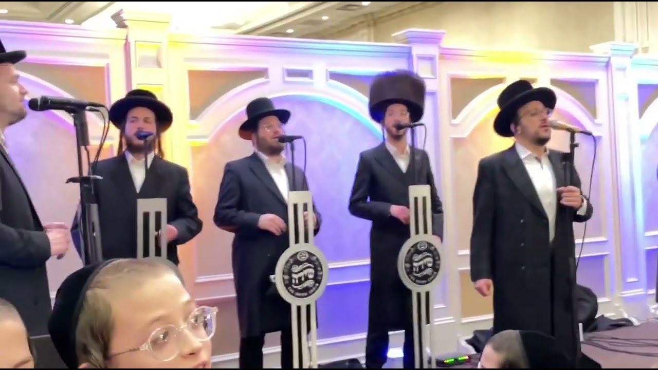 ליפא שמעלצער באירוע מיוחד עם מקהלת שירה והקלידן חזקי שווארץ