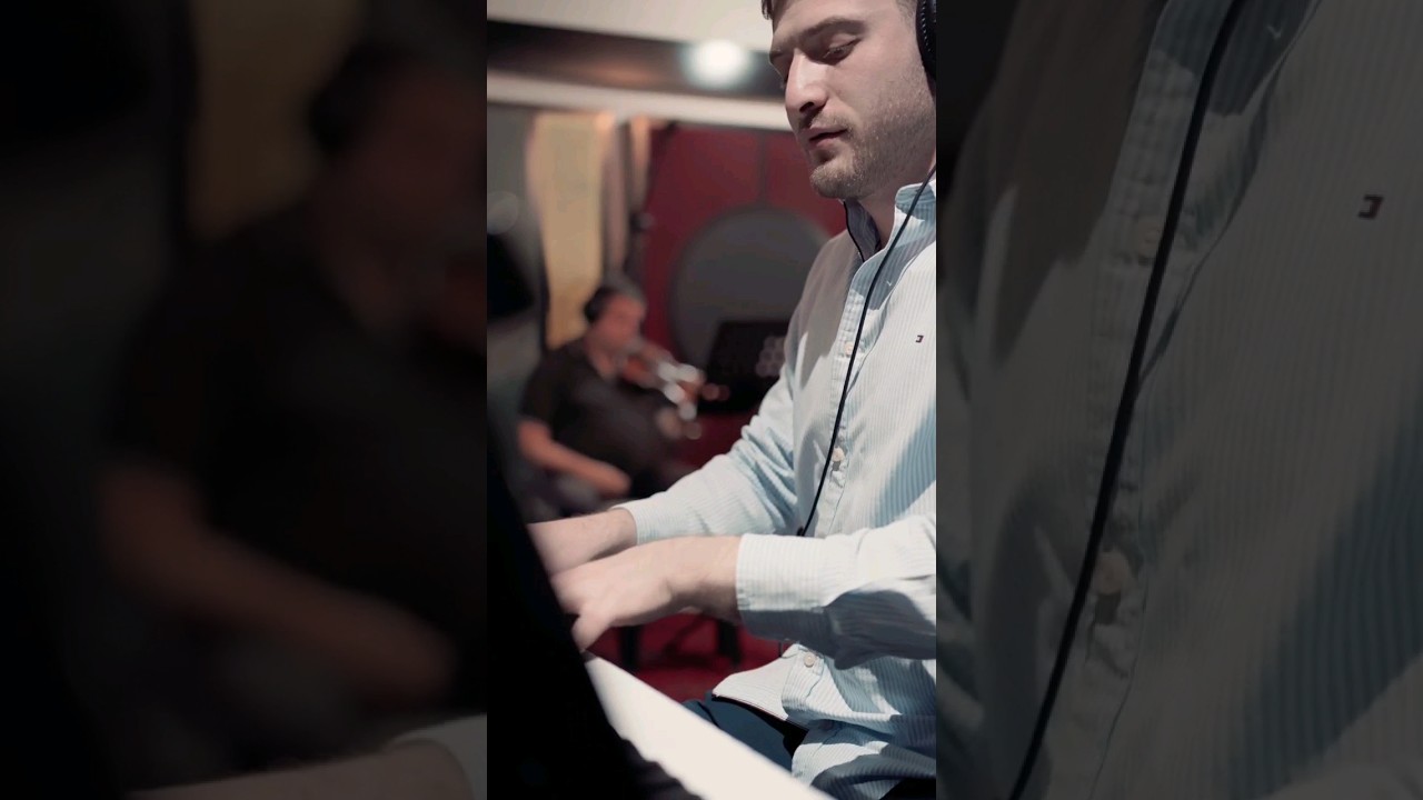 שמחה אברמציק - Idea 10 באולפן   Simcha Abramczik Playing idea 10 in the studio #idea10 #piano