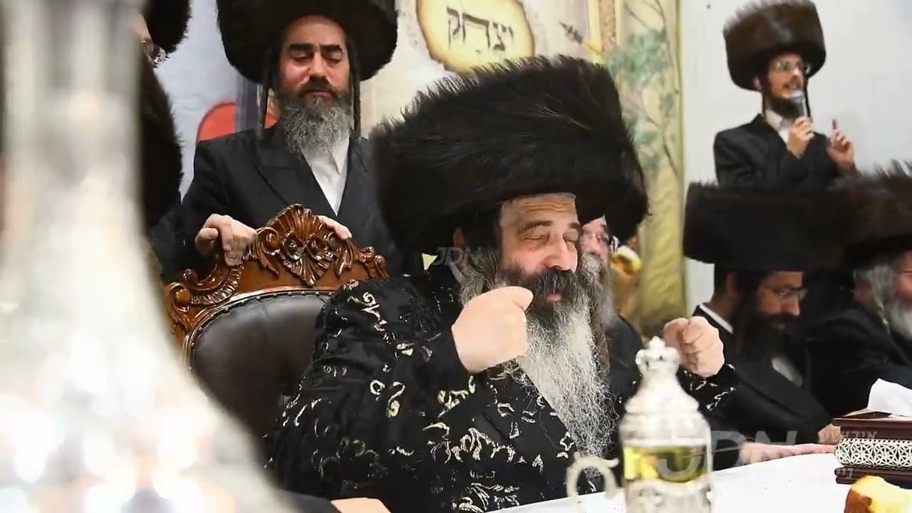 האדמו"ר מזוטשקא ביים טיש חול המועד סוכות