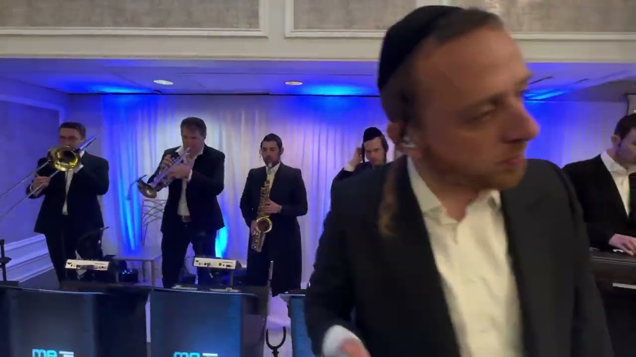 Sruly Green, With Menachem Friedman on the keys at the Levenger Wedding #jewishmusic