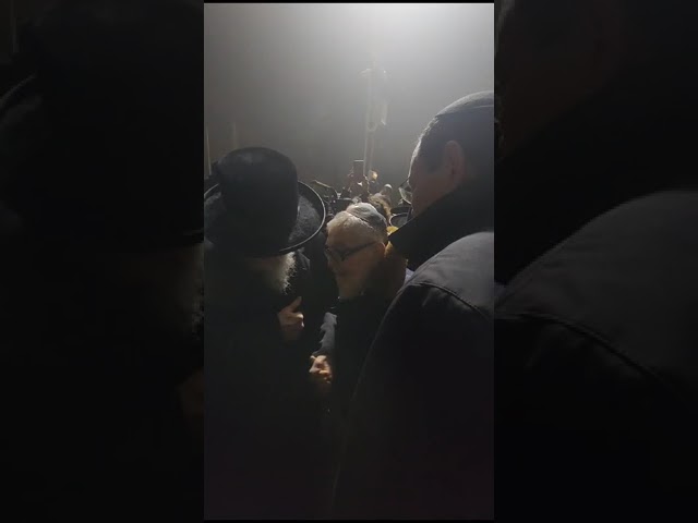 האדמו"ר מבאיאן בהלווית החייל הקדוש דוד שורץ הי"ד