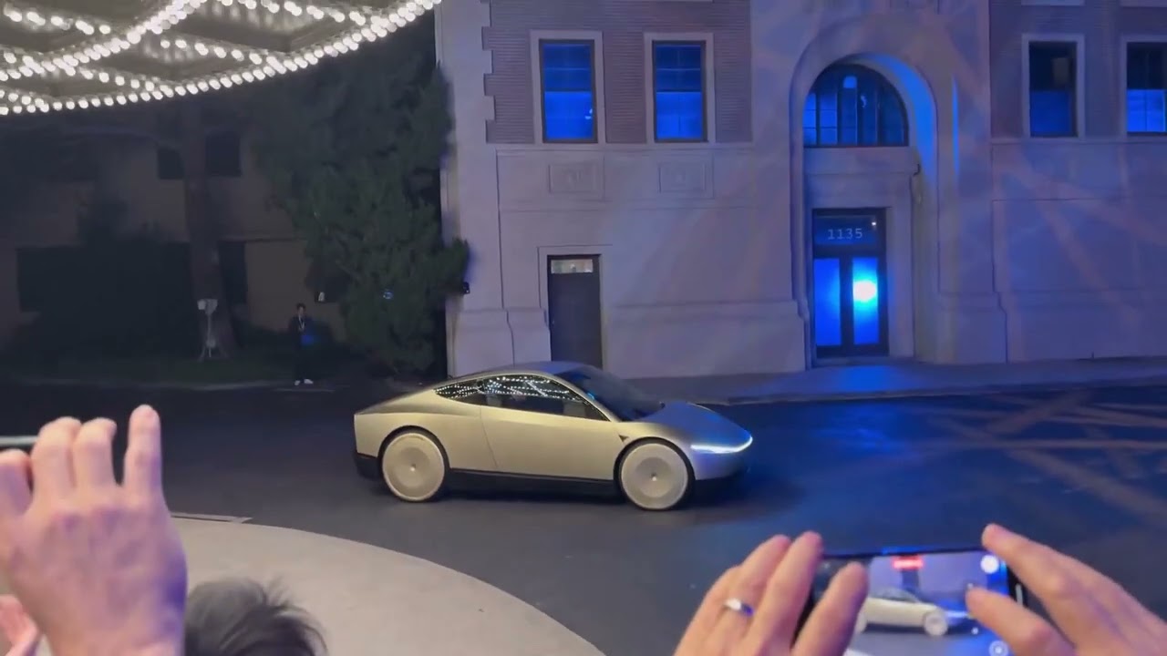 Driverless taxi from Tesla
