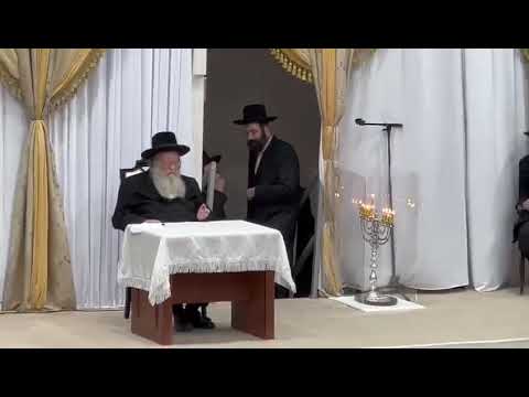 מעמד הדלקת נירות זאת חנוכה ביי הגאון רבי שאול אלתר שליט"א