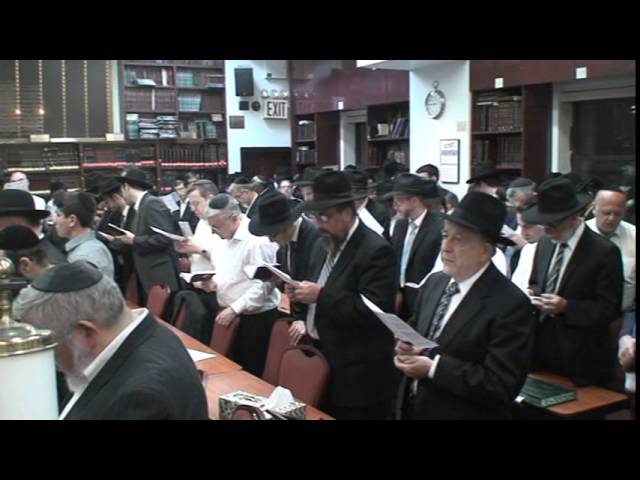 Community Unites at Tehilim Gathering on Behalf of Israel
