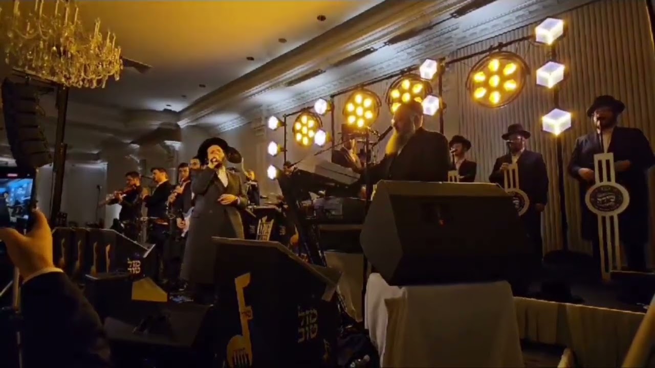 זמר הענק זאנוויל ויינברגר עם תזמורת של איש האגדי מאיר אדלר ומקהלת שירה