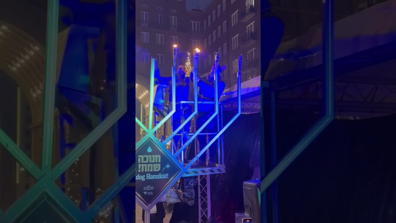 הדלקת נרות בבודפשט בהובלת הרב שמואל רסקין שליטא