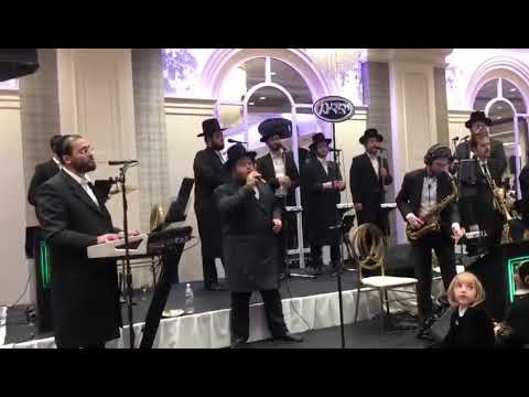 Levy Falkowitz, Yedidim Choir & Shimmy Levy Productions - First Dance - לוי פולקוביץ ומקהלת ידידים