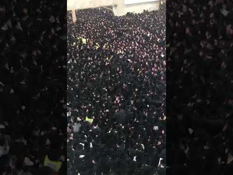 לויה של כ"ק מרן אדמו"ר בעל תורת מרדכי מוויזשניץ זצ"ל בבית מדרשו במאנסי יצ"ו חלק ב