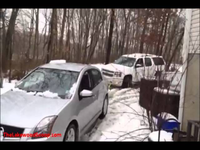 Lakewood Chaveirim Pulling Car Out of Snow
