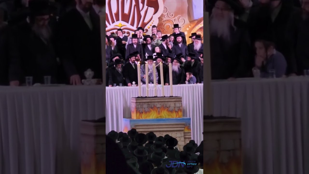 האדמו"ר מסאטמאר ביים טיש לרגל ל"ג בעומר אין סטארהאוז געביידע אין וויליאמסבורג