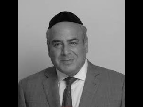 Reb Dovid Trenk  (2) - Bringing in the Aron