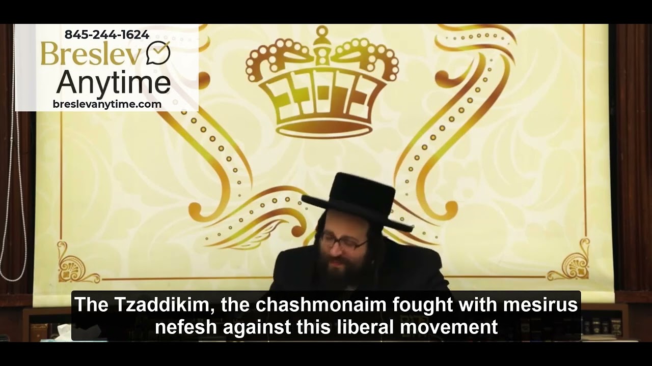 Rabbi Yoel Roth - Chanukah, sit and sing with your kids by the candles