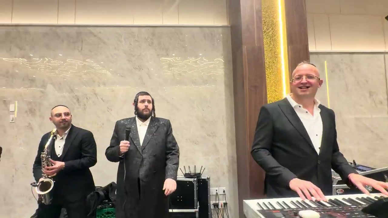 Shmueli Ungar singing at the wedding of Berl Polatseck & Rosenberg | 🎹 A Pinny Ostreicher Production