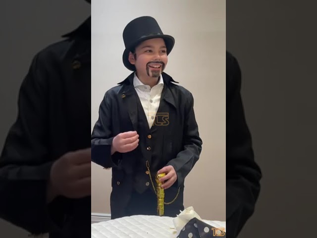 Check out this talented 12-year-old collecting for Tzedakah on Purim 2025 - TLS