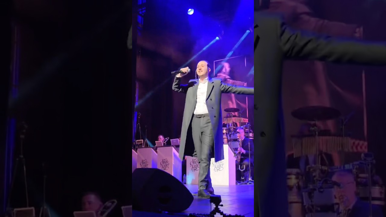 Chaim Horowitz Ach Tov live at the show