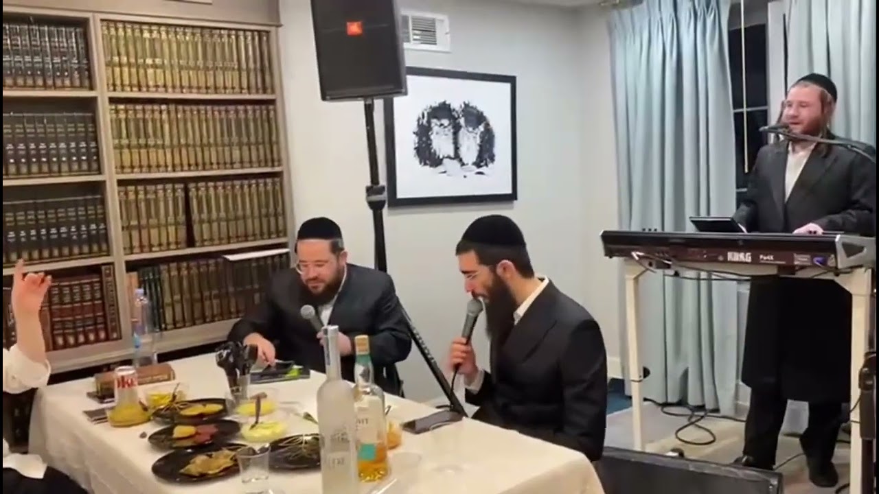 שייעה ברקו - בני פרידמן - אלי מרקוס עם הקלידן אברומי ברקו