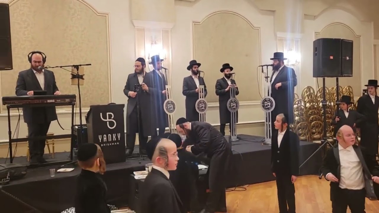 שרולי אלטמן - מקהלת שירה עם הקלידן יענקי בריסקמן