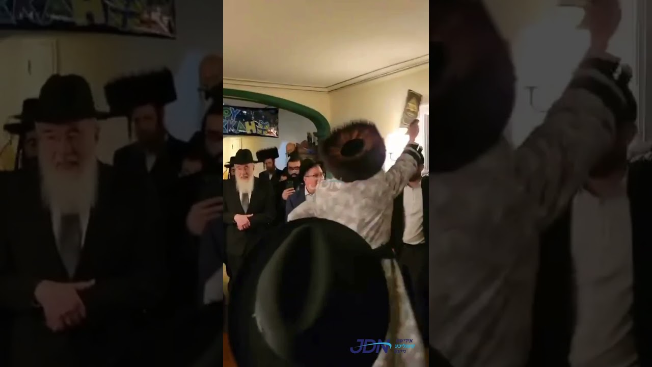 האדמו"ר ממאשאלו ביי הדלקת נרות חנוכה אין לאורענס