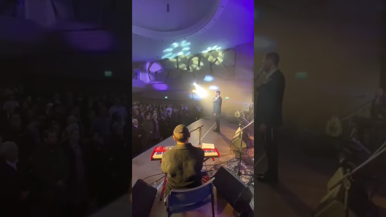 רגע החיתום של מופע "שרים קרליבך" תשפ"ה - התקוה